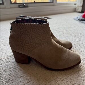 Tom’s Black Leila Ankle Boots- size 12